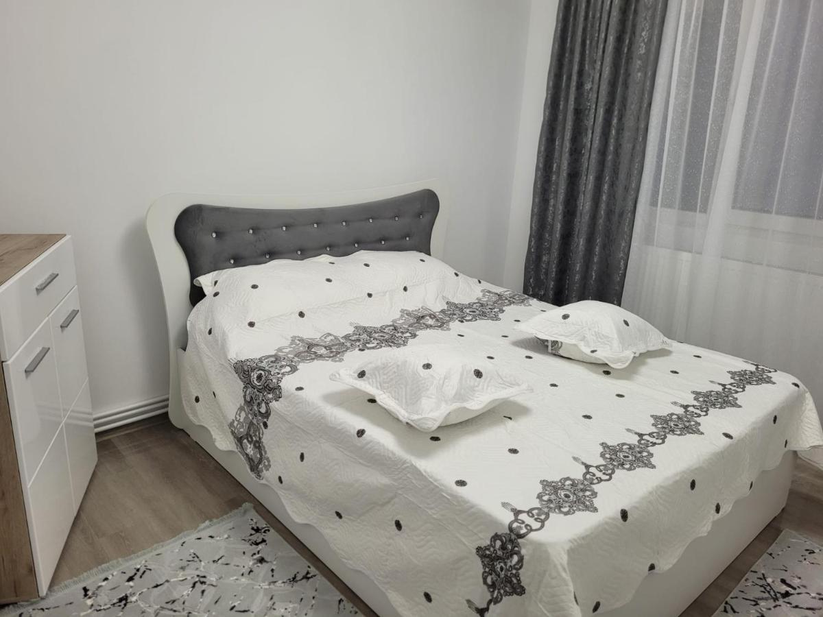 Apartament Regim Hotelier 2 Iasi Exteriör bild